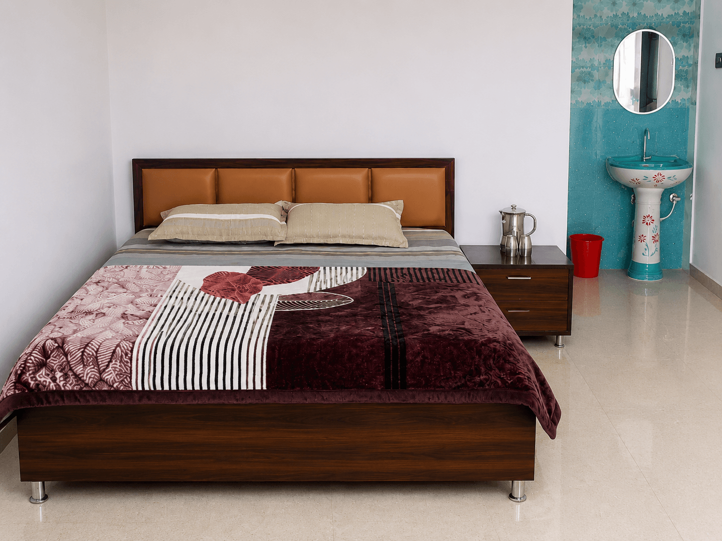 Deluxe Room with double bed and blue blanket